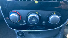 Renault Clio 1.2 16V Dynamique Nav 5dr Petrol Hatchback